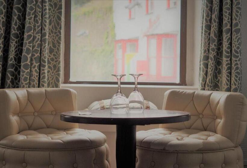 Семейный Номер, The Waterfront Townhouse Accommodation
