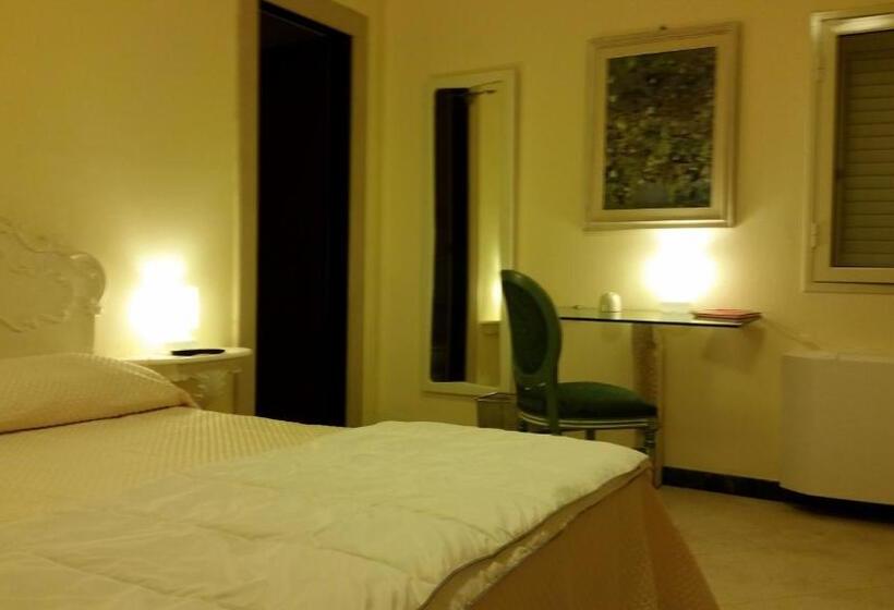 اتاق استاندارد سه تخته با چشم‌انداز باغ, Sicilia Bedda B&b