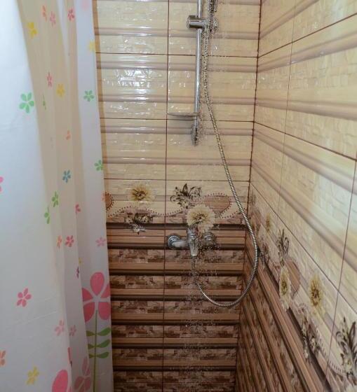 سوییت, Narek B&b