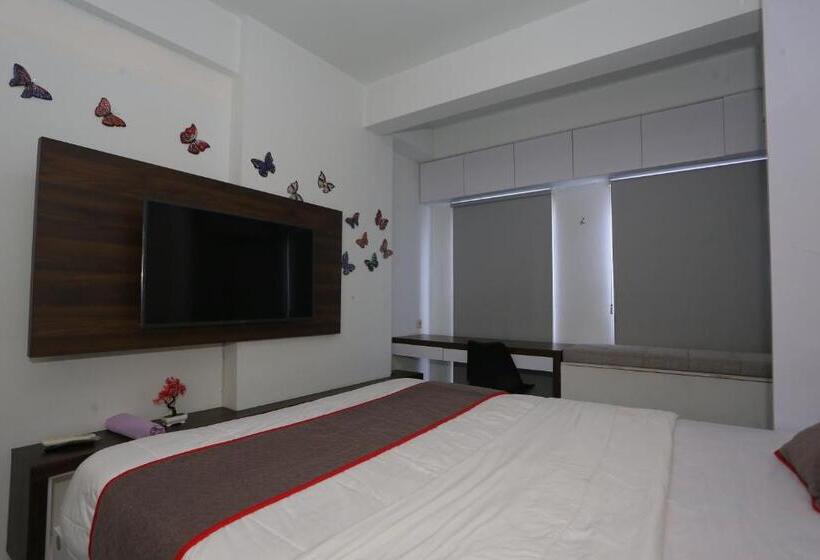 Номер Deluxe, Capital O 93490 Yubi Room Patraland