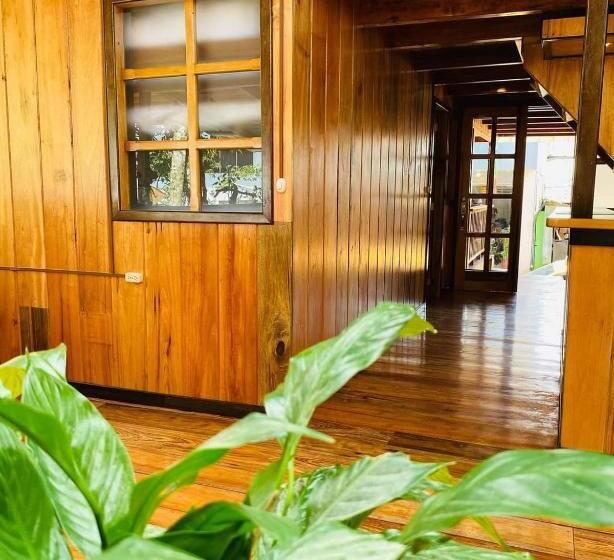 이코노이 4인룸, Guayabo Hostal Mindo