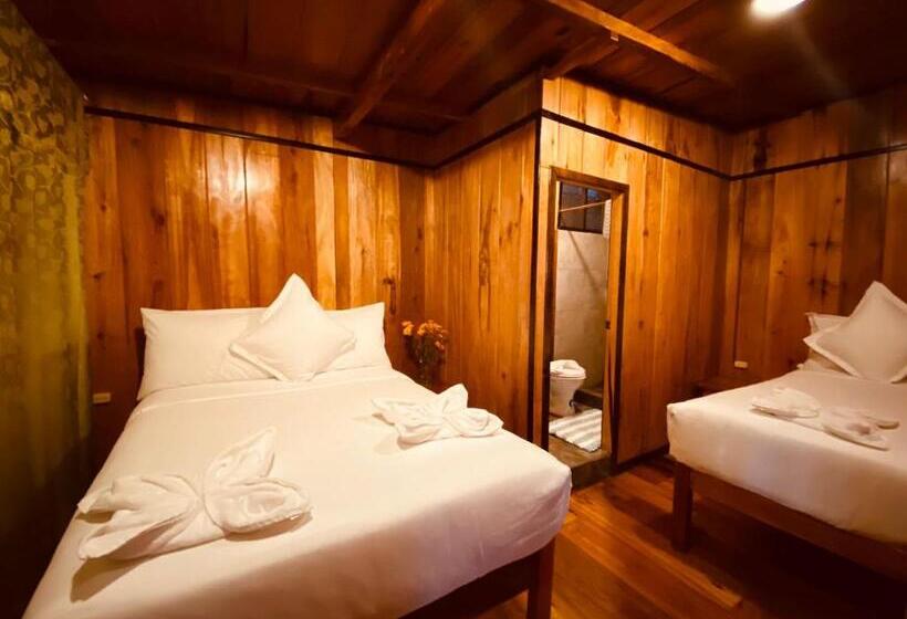베이직 3인 룸, Guayabo Hostal Mindo