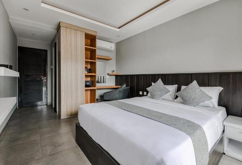 标准间, Djenek Seminyak