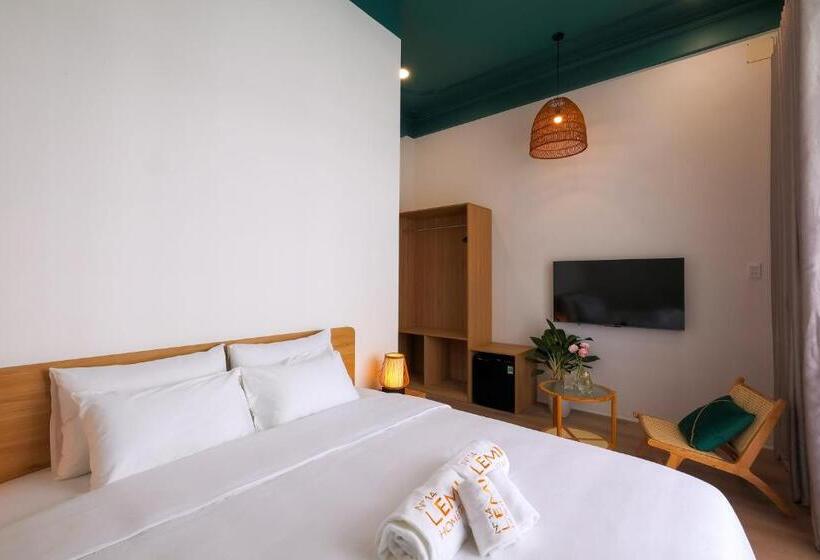 اتاق لوکس با بالکن, Lemi   Homestay In Hue