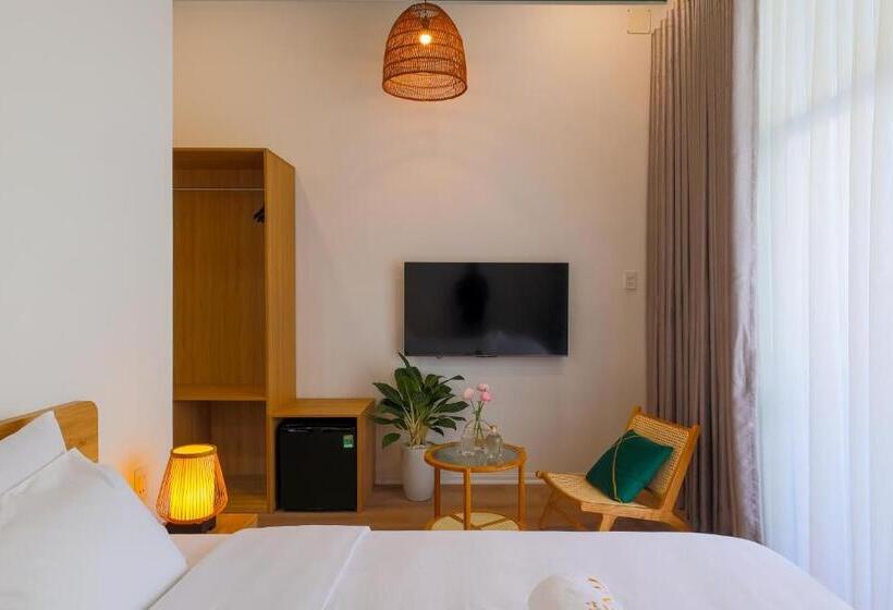 اتاق لوکس با بالکن, Lemi   Homestay In Hue