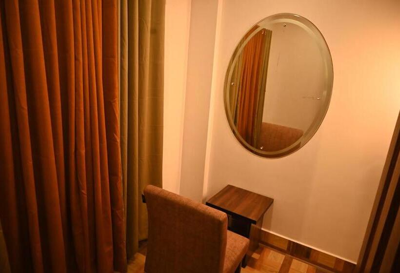 Номер Клуб, Swet Palash Resort