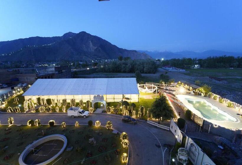 سوییت با چشم‌انداز کوه, The Countryside Resorts