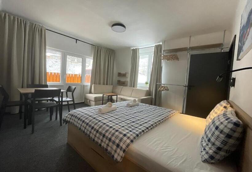 Семейный Номер, Apartmány Svatý Mikuláš
