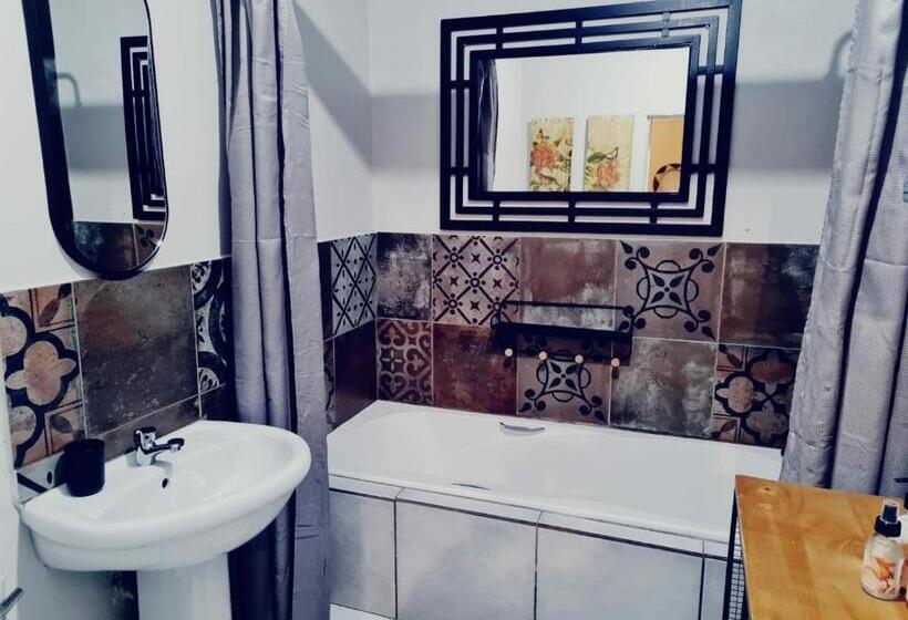 Номер Стандарт Совместная Ванная, Serval Guest House