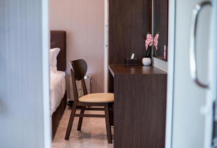 سوییت, Seeview Resort
