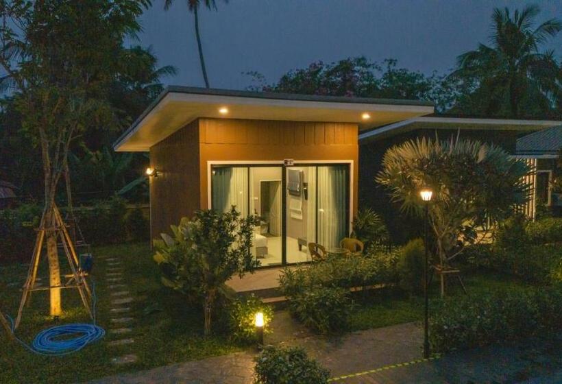 اتاق لوکس با تخت بزرگ, Seeview Resort