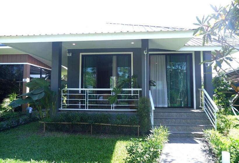 سوییت, Seeview Resort
