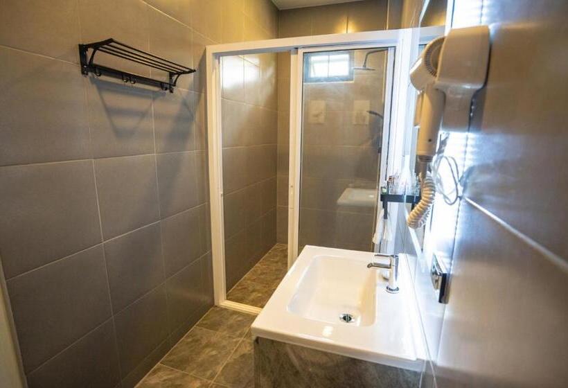 اتاق لوکس سه تخته, Seeview Resort