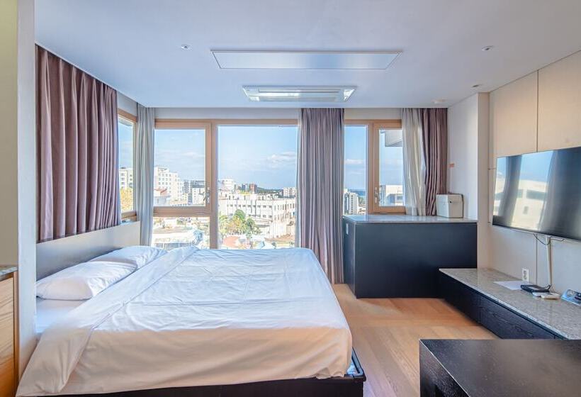 Номер Deluxe, From H Oceanpalace Hotel Jeju