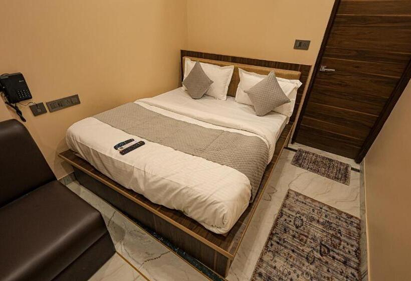 Номер Стандарт, Fabhotel Pearl Square