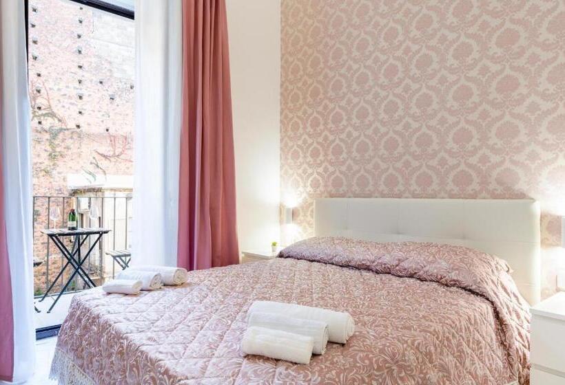 اتاق استاندارد با بالکن, Palazzobellini