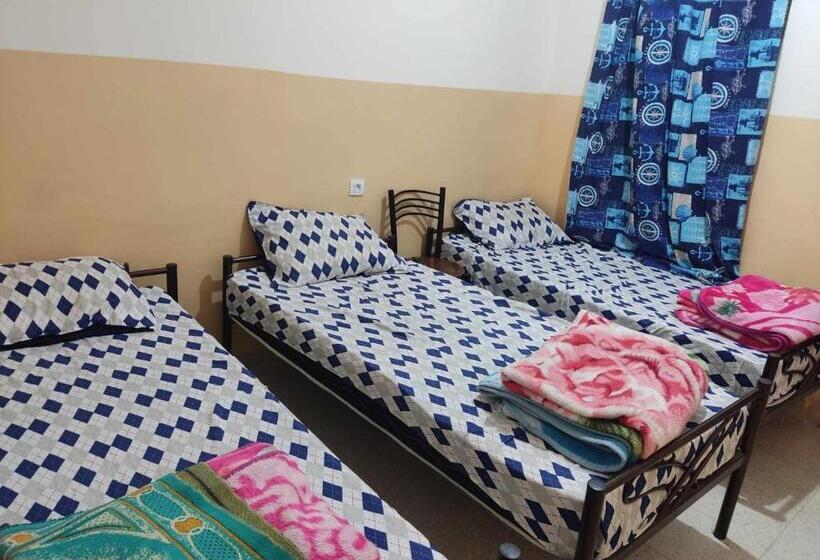 اتاق استاندارد سه نفره, Mirana Mayotte Hostel47