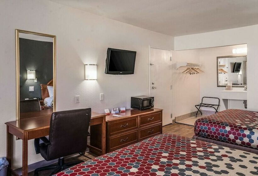 Номер Стандарт 2 Двуспальные Кровати, Budget Inn