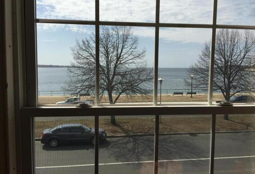스탠다드 스튜디오 킹침대, Harborview Inn