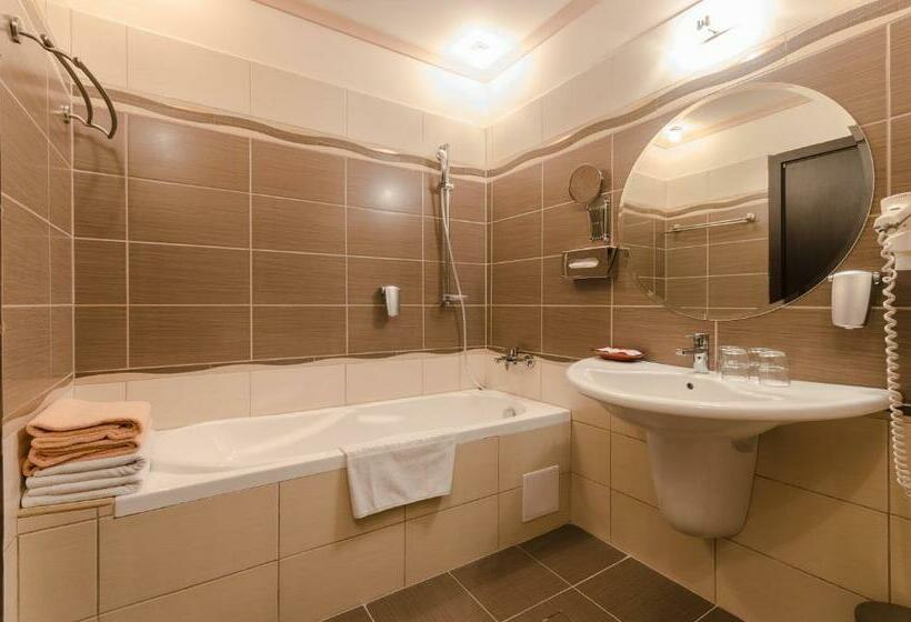 Семейный Полулюкс, Hunguest Hotel Apollo