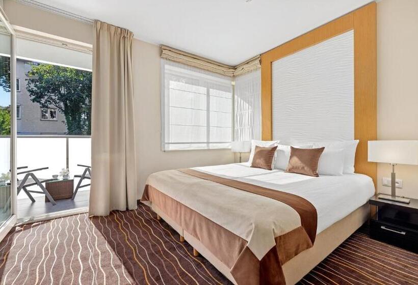 Classic room with balcony, Molo Residence