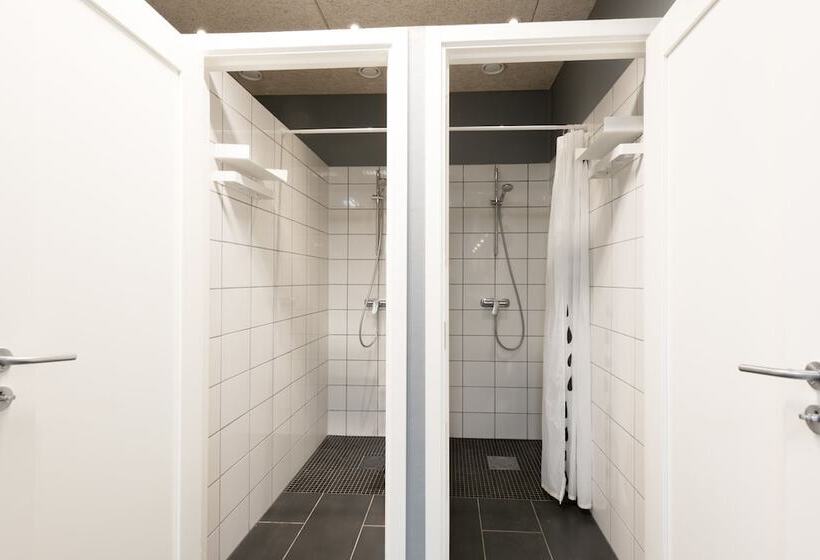 Camera Familiare, Winstrup Hostel