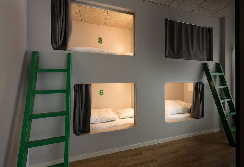 Кровать в Общей Комнате, Winstrup Hostel