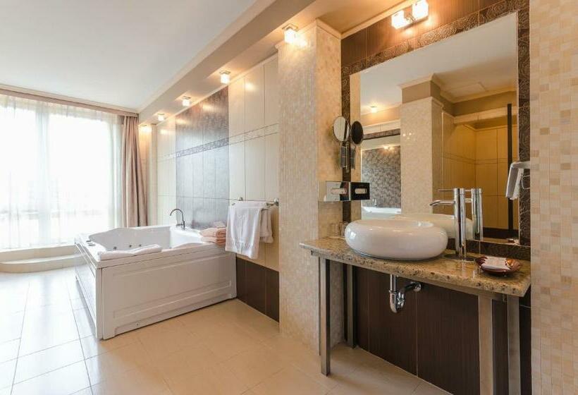 Люкс с Террасой, Hunguest Hotel Apollo