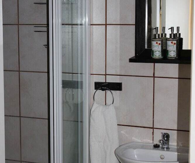 Номер Стандарт, Ukarimu Guest House