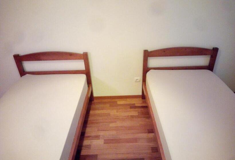 Номер Стандарт, Costa S Lodging, 5min To The Airport, Shared Room For 2 People, Shuttle Service Available