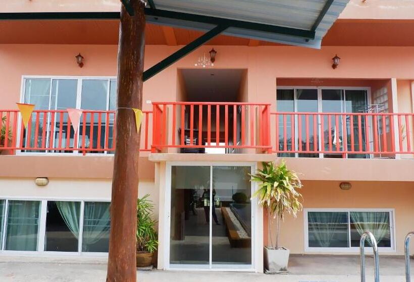 Номер Стандарт с Балконом, Chaipatchara Resort