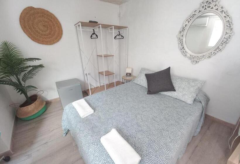 Четырехместный Номер Стандарт, Guesthouse Jazmínes Mozárabes # Wifi