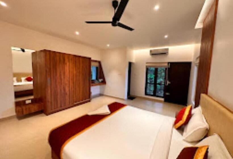 Люкс, Cliffotel Kerala