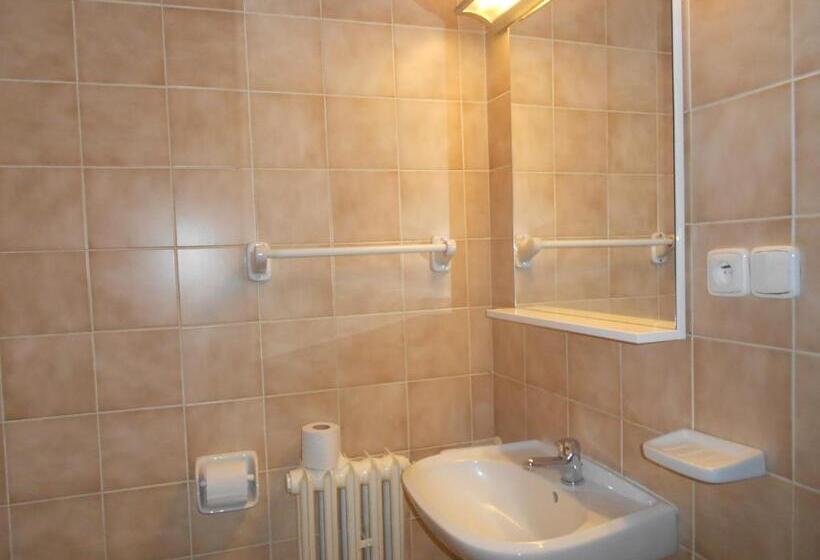 اتاق استاندارد, Hvězda
