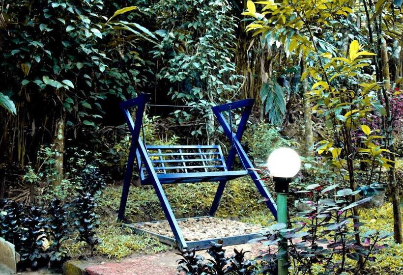 Номер Economy, The Wayside Tree House And Private Villas