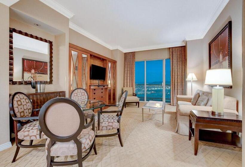 سوئیت با بالکن, 29th Ph Mgm Signature Suite With A Massive Balcony