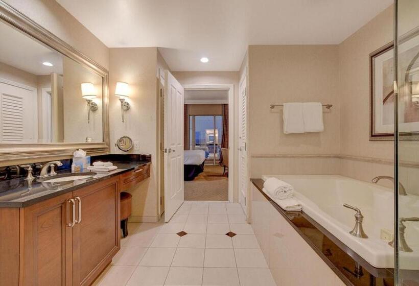سوئیت با بالکن, 29th Ph Mgm Signature Suite With A Massive Balcony