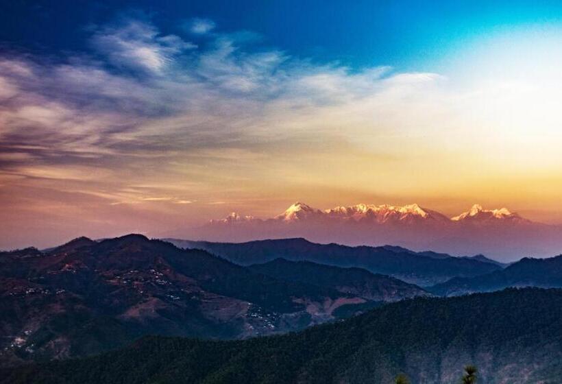 산 전망 스위트, Shree Parijat Resort At Mukteshwar Hill Station With Himalayan View