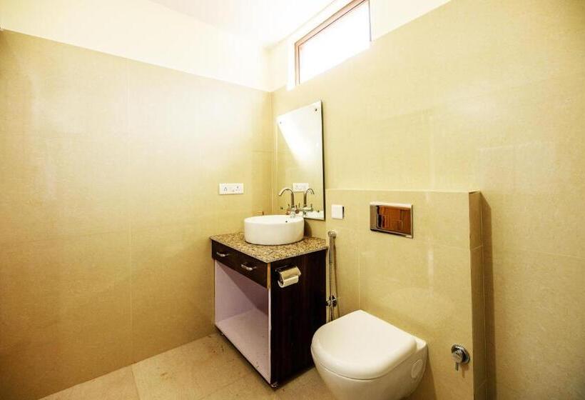 산 전망 스위트, Shree Parijat Resort At Mukteshwar Hill Station With Himalayan View