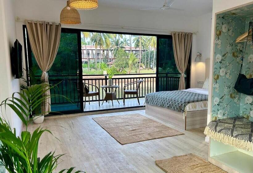 Люкс Повышенной Комфортности, Riverside Luxe Living