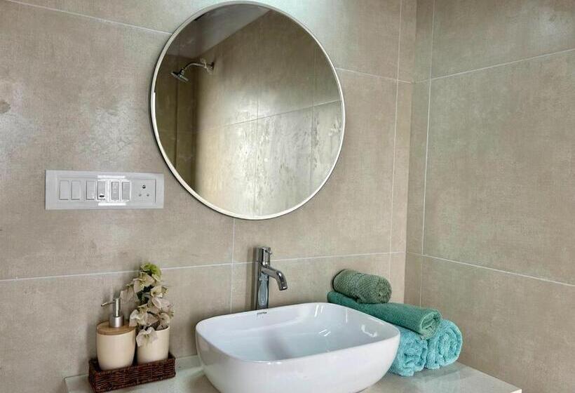 Номер Deluxe с Балконом, Riverside Luxe Living