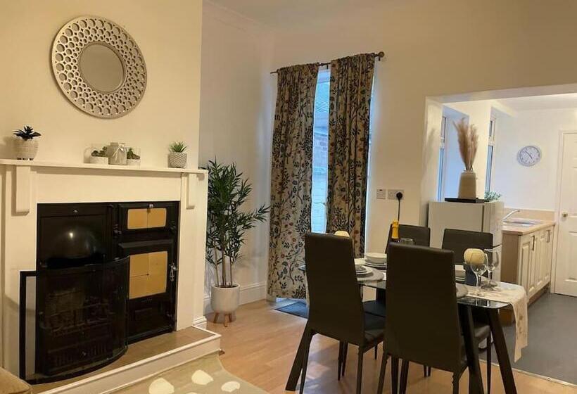 Номер Стандарт, Keary Entire House. 3 Beds. Bright And Cheerful