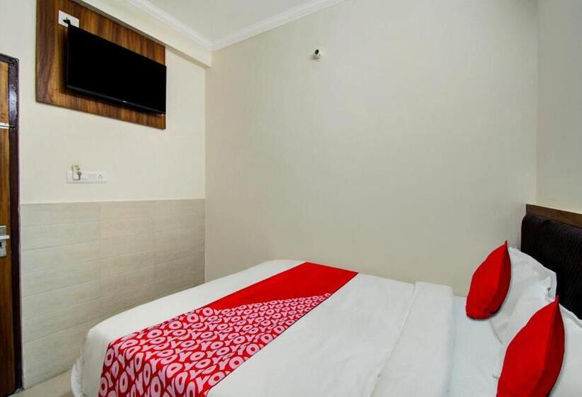 Трехместный Номер Классика, Oyo Hotel Rj 21 18