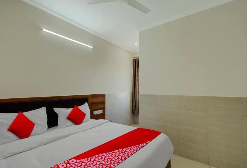 Трехместный Номер Классика, Oyo Hotel Rj 21 18