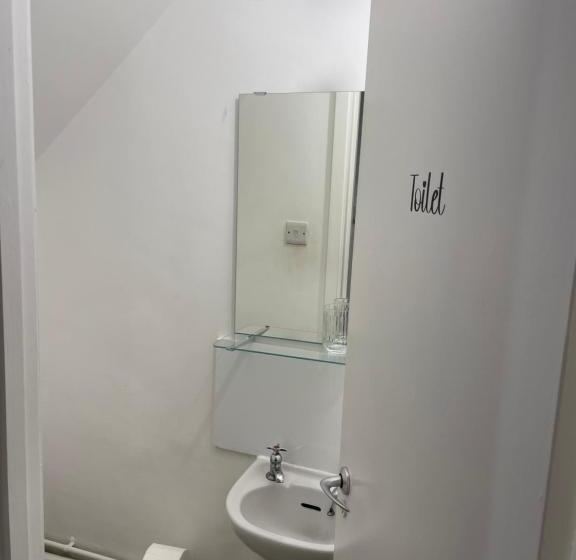 غرفة كومفورت ثلاثية, Lovely Triple And Quadruple Bedrooms In Euston