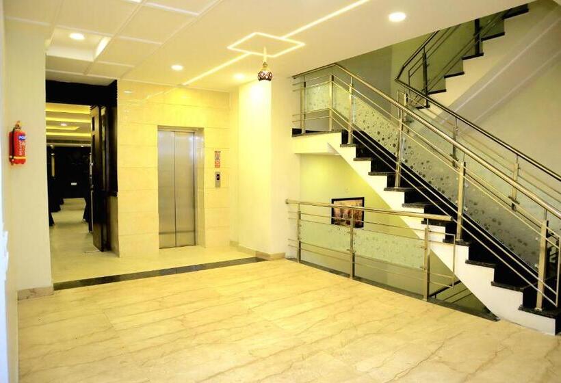 اتاق استاندارد با تخت بزرگ, Pineberry Hotels   Near Golden Temple