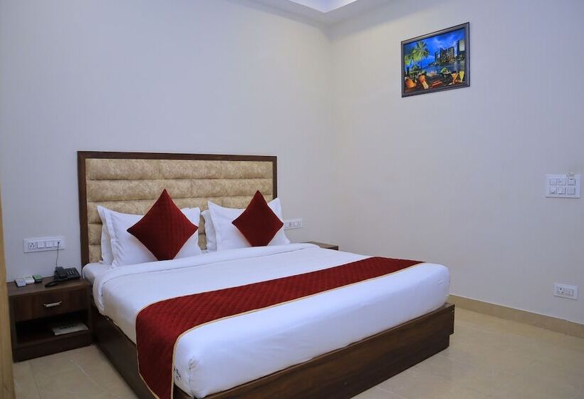 اتاق لوکس, Pineberry Hotels   Near Golden Temple