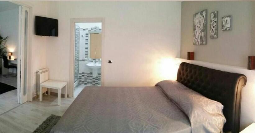 جناح مزوَّد بشرفة, B&b Crystal
