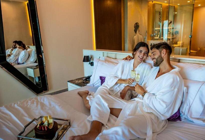 스위트 킹사이즈 침대, Mousai Cancun Adults Only