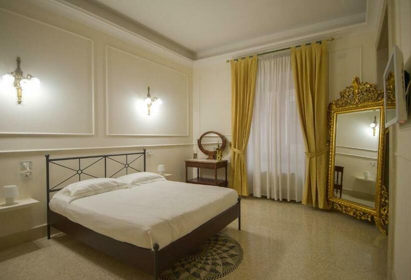 Номер Стандарт, Palazzo Liguori
